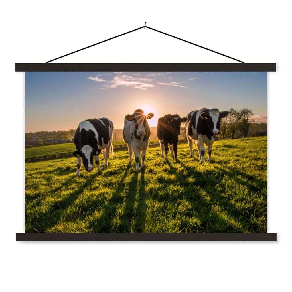 MuchoWow Textilposter Kühe - Sonne - Gras - Tiere - Bauernhof 150x100 cm mit schwarzem Rahmen - Schlafzimmer