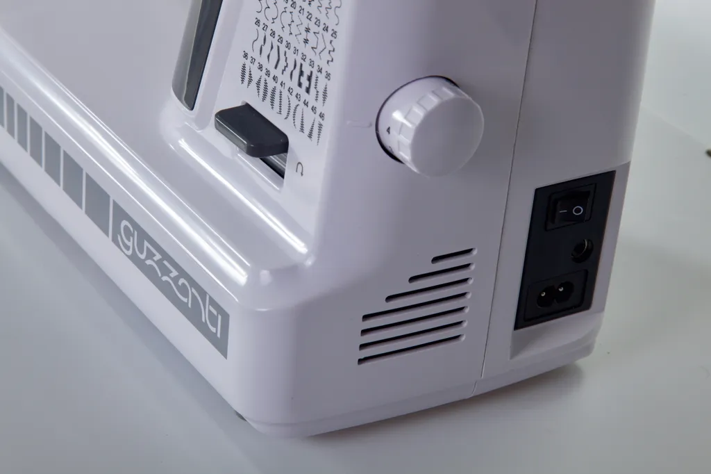 Machine à coudre électronique Guzzanti GZ 118 à 50 programmes - 4