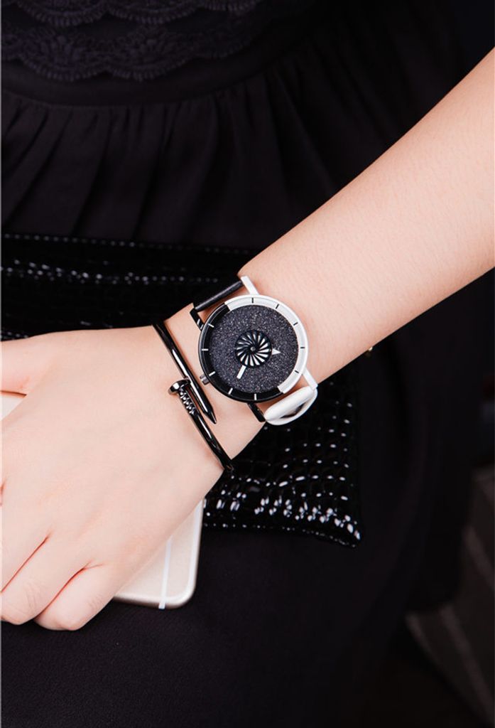Präzise Quarz-Armbanduhr aus verschleißfestem Material für Produktbild 