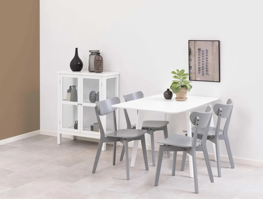Table de repas rectangulaire blanche Roxby avec étagère basse intégrée