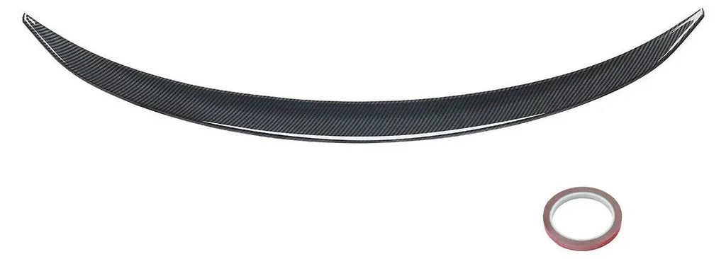 Becquet arrière look carbone pour personnaliser le coffre de sa voiture