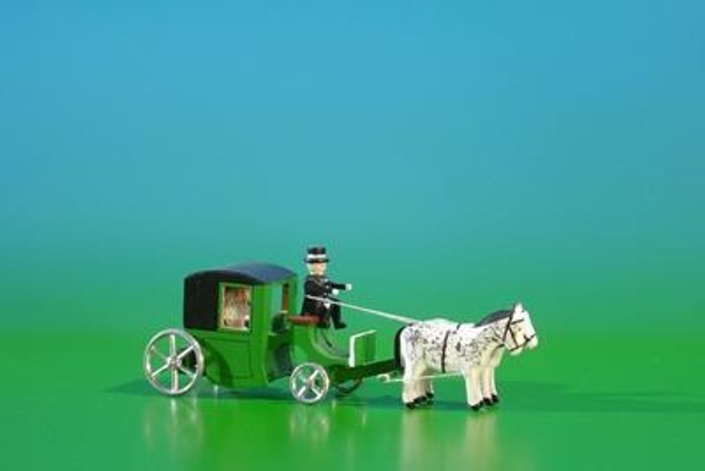 Miniaturen Brautkutsche geschlossen grün BxH 11x4cm NEU