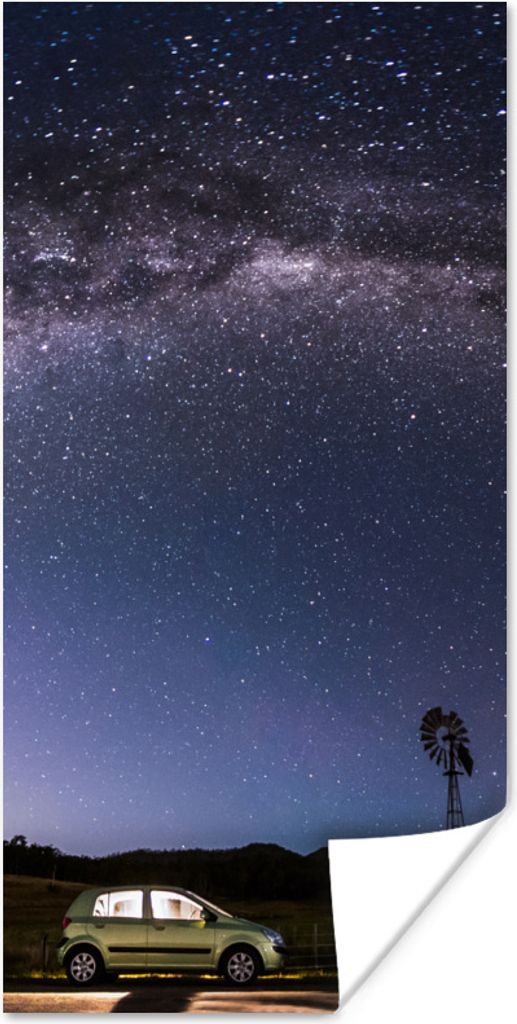 MuchoWow Poster Die Milchstraße mit einem geparkten Auto 20x40 cm - Plakat - Foto