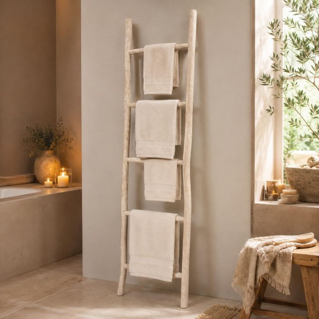 Deko-Leiter KEPALA H150cm White-Wash Teak Handtuchhalter Produktbild 