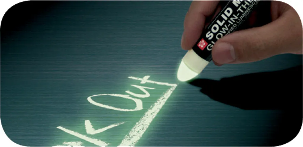 Recensione Sakura Solid Marker Glow: Il Marcatore Hi-Tech Nottilucente