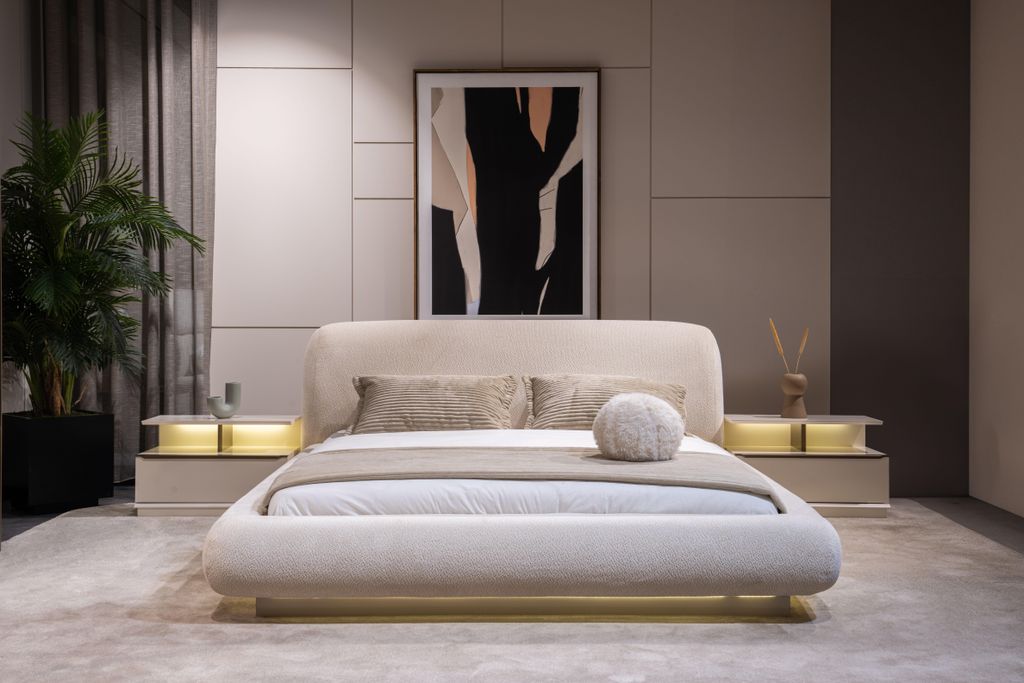 Schlafzimmer Möbel Polsterbett Nachtkonsolen Glasschrank 4tlg