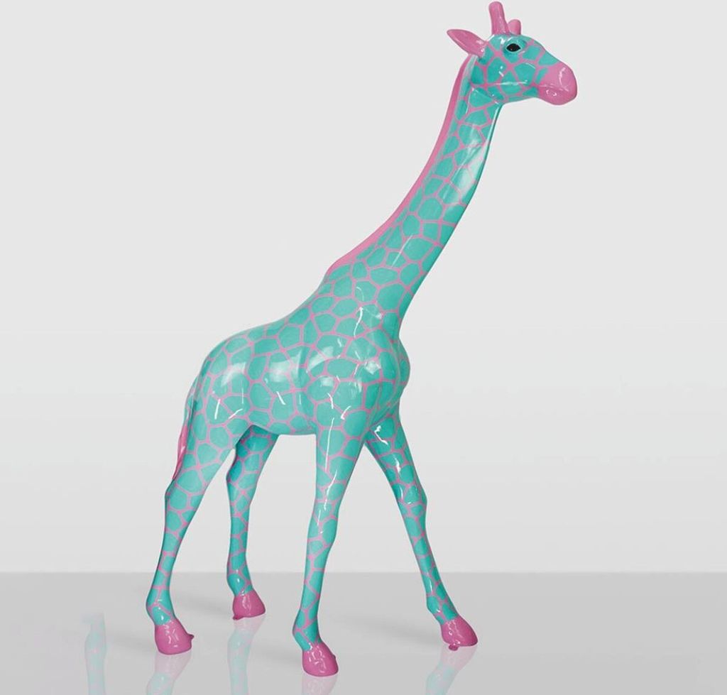 Casa Padrino XXL Deko Skulptur Giraffe Mintgrün / Rosa H. 230 cm - Riesige Garten Deko Figur
