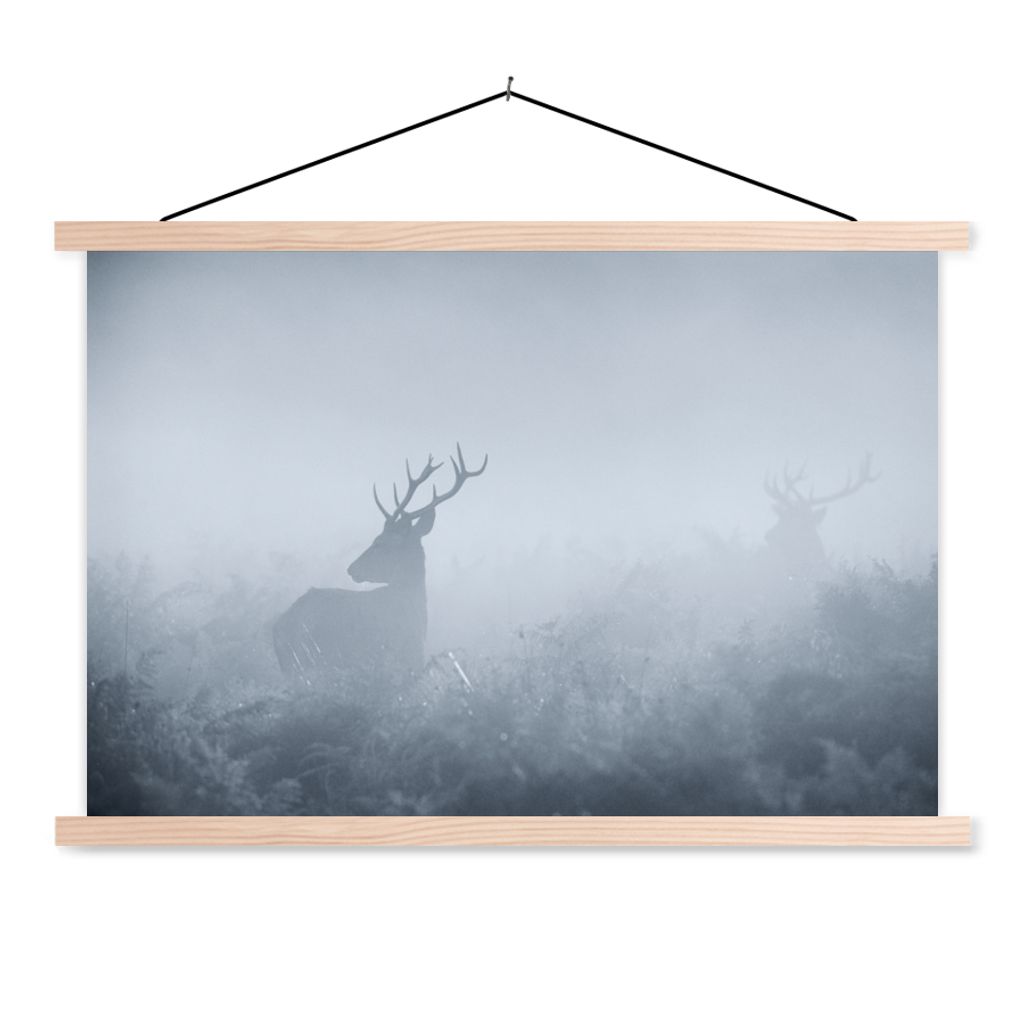 MuchoWow Textilposter Hirsche - Nebel - Wald 120x80 cm mit holzfarbenen Rahmen - Aufhängeset