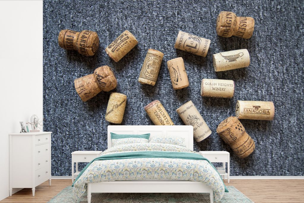 MuchoWow Fototapete für Wohnzimmer oder Schlafzimmer Wandtapete Vinyl Motivtapete Einzelne Korken auf grauem Hintergrund - 525x350 cm - Das Hint...