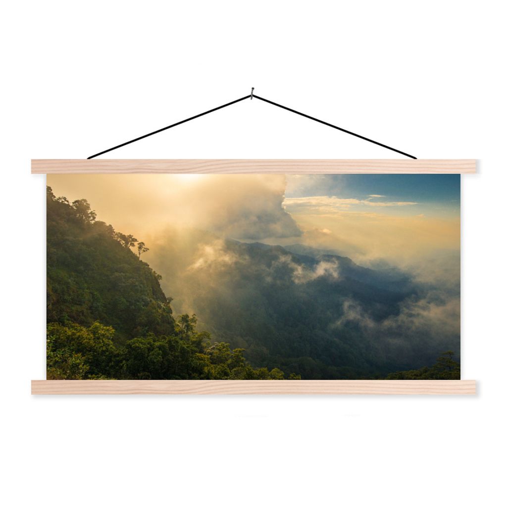 MuchoWow Textilposter Sonnenschein und Wolken über dem thailändischen Dschungel 60x30 cm mit holzfarbenen Rahmen - Dekoration
