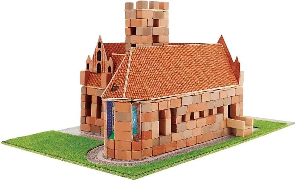 Construction Château de Malbork EKO : Briques naturelles et réutilisables