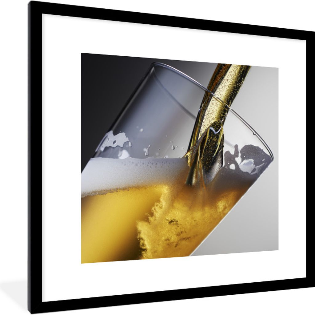 MuchoWow Gerahmtes Poster Bier vom Fass auf dunklem Hintergrund 40x40 cm - Poster mit Schwarzem Bilderrahmen Wandposter Rahmen Foto Bilder - Post...