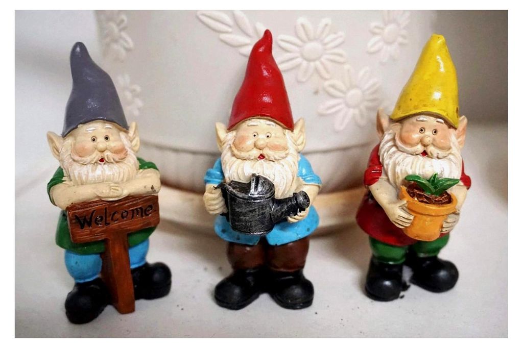 Set mit 3 Miniatur-Gartenzwergen für die Gartendekoration im Freien