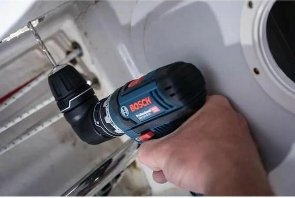 Visser dans les angles avec la perceuse Bosch GSR 12V-15 Flexiclic - 7