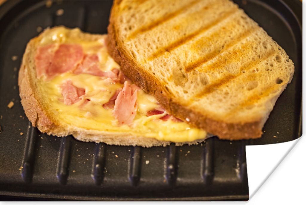 MuchoWow Poster Schinken-Käse-Toast auf einem Toaster 30x20 cm - Plakate - Print
