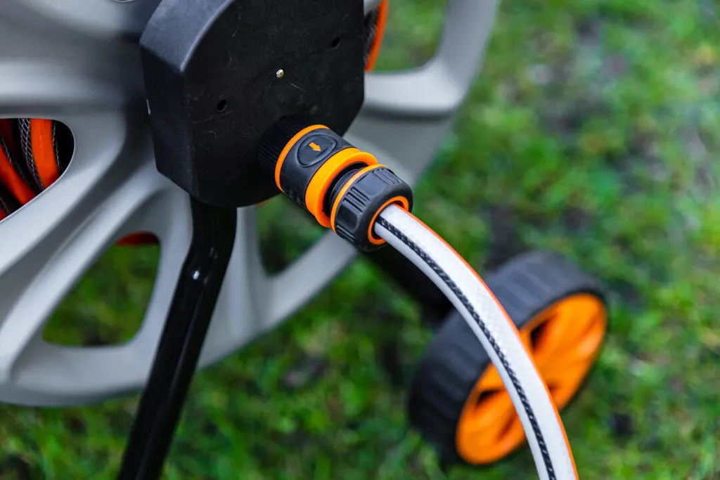Tuyau d'arrosage anti-torsion 1/2 pouce 30m résistant UV NEO TOOLS