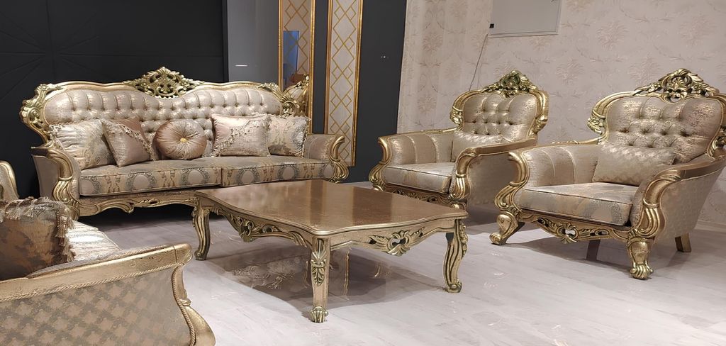 Luxus Garnitur Sofagarnitur 3+1+1 Sitzer Sofa Stoff Sofas Klassische Barock Neu