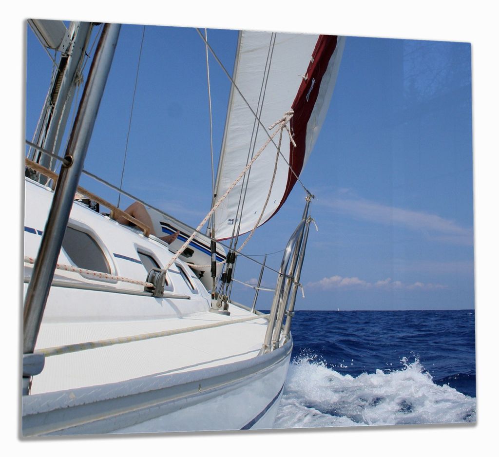 Wallario Herdabdeckplatte aus Glas, Größe 60 x 52 cm 1-teilig, Motiv Segelboot on Tour
