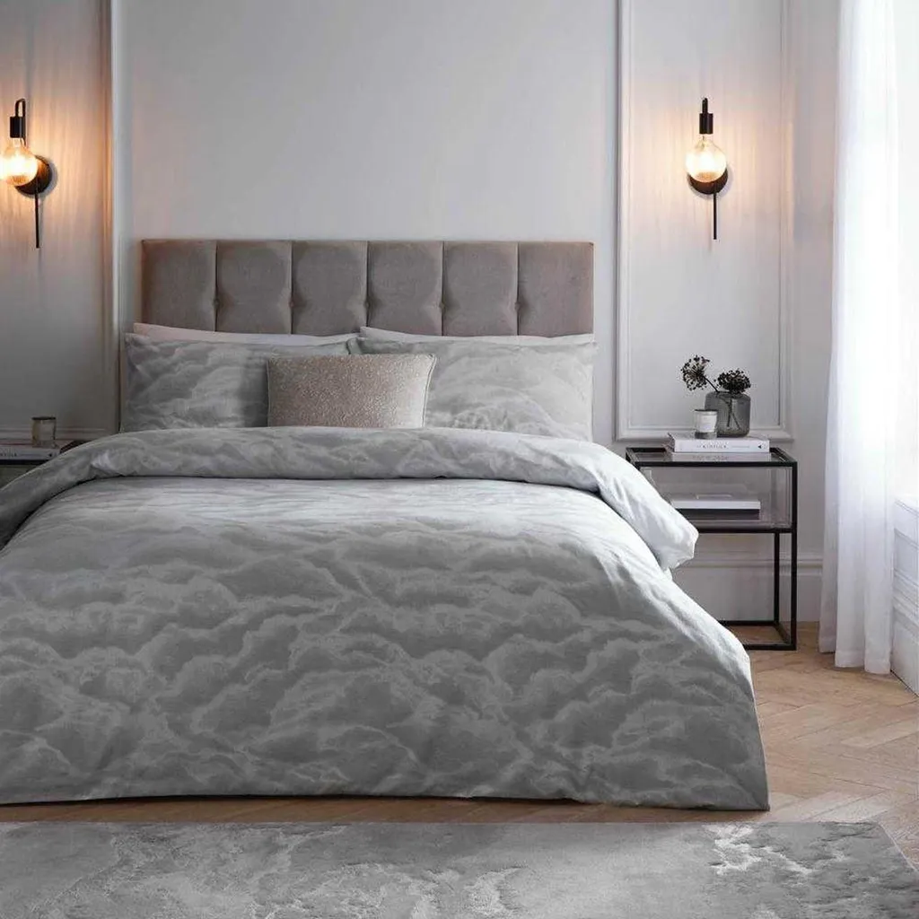 Linge de lit Ellora jacquard argent : finissez-en avec les parures ternes