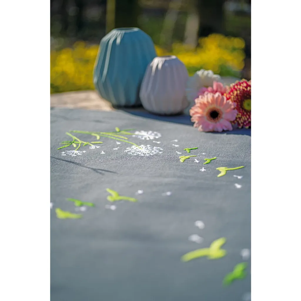 Offerta Kit Vervaco Flower Fluff Tovaglia Ricamo Punto Raso 80x80 - 4