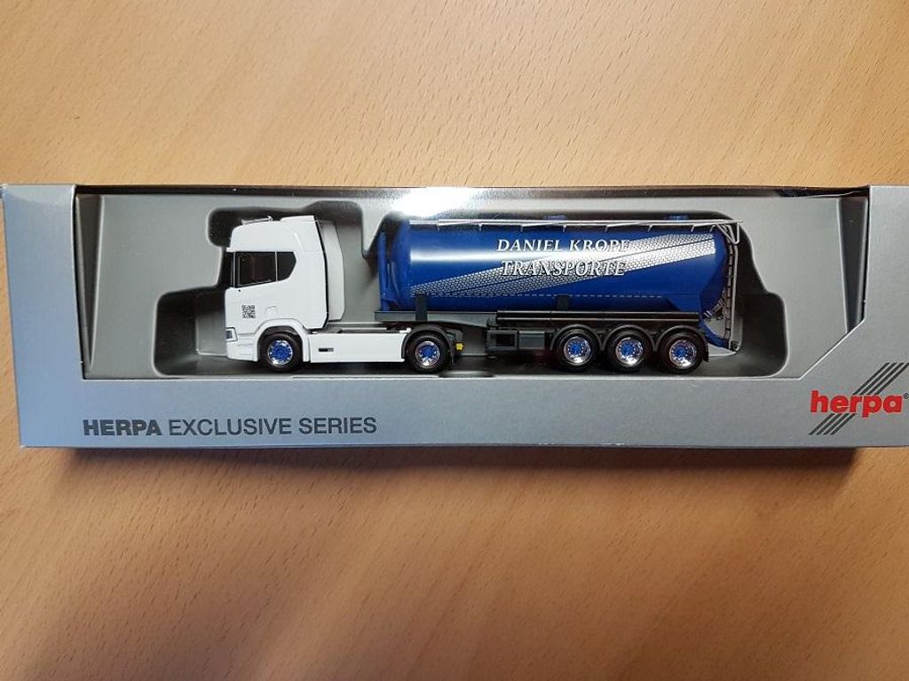 Herpa 934992 - 1/87 Scania CR HD Silo-Sattelzug - Daniel Kropf Transporte ( -Neu