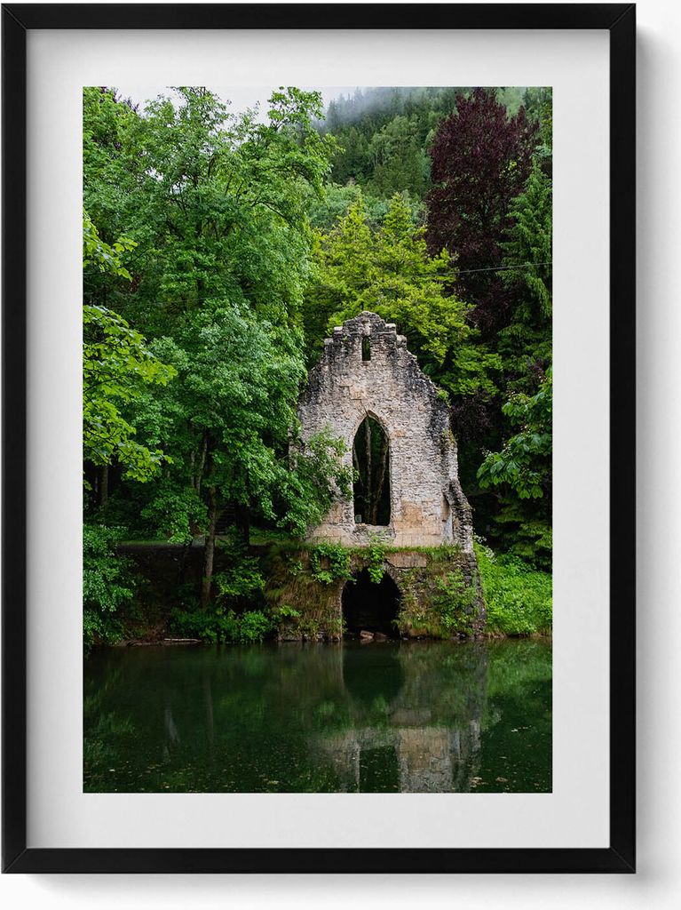 Ruinen einer alten Kapelle Chamonix Frankreich– Wandbild mit Rahmen – Gerahmtes Bild – Wanddekoration – 50x70 cm – Schwarz Rahmen