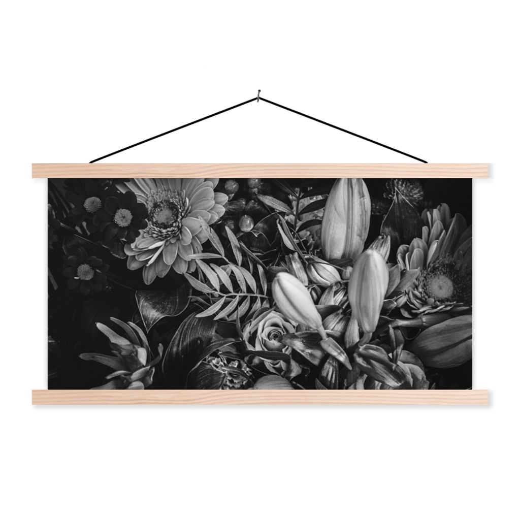 MuchoWow Textilposter Blumenstrauß - Stilleben - Blumen - Pflanzen - Rot 150x75 cm mit holzfarbenen Rahmen - Plakate