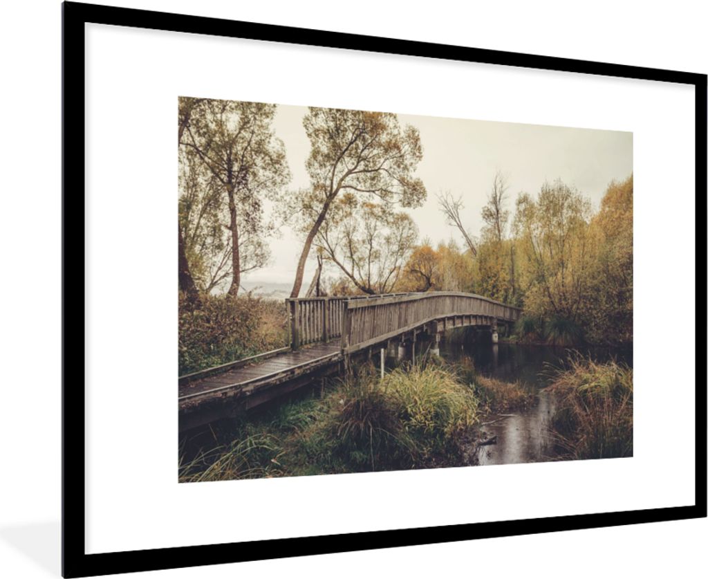 MuchoWow Gerahmtes Poster Herbst - Brücke - Bäume 90x60 cm - Poster mit Schwarzem Bilderrahmen Wandposter Rahmen Foto Bilder - Wanddekoration -...