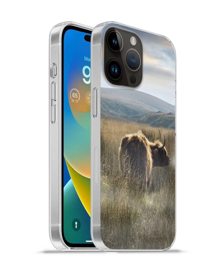 MuchoWow Handyhülle Schutzhülle Hülle für Apple iPhone 14 Pro - Softcase Schottische Highlander - Nebel - Gras Silikon Softcase Handy Hülle ...