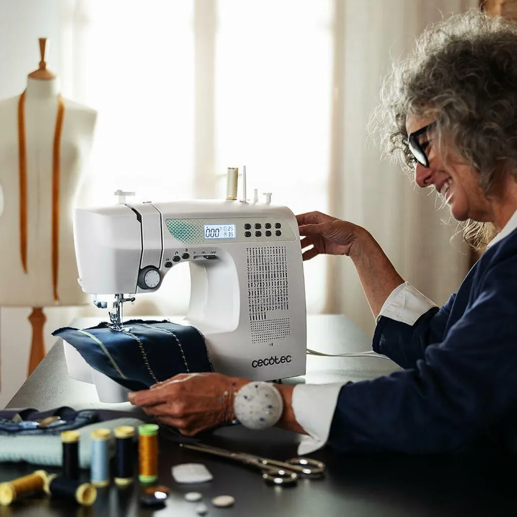 Machine à coudre pour broderie et confection sur mesure Expert 215