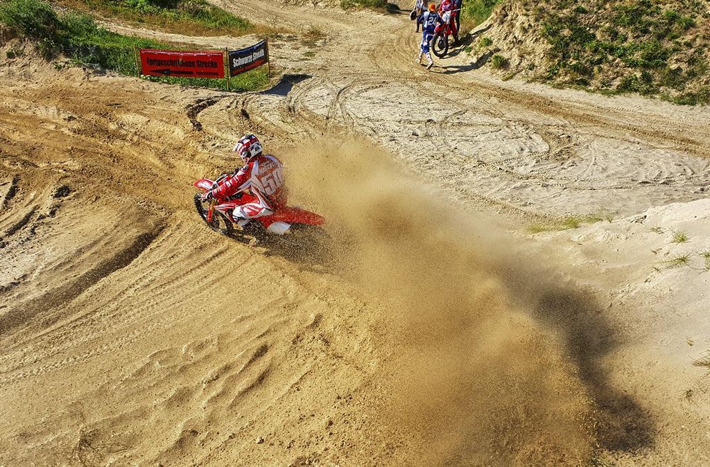 mydays Motocross-Schnupperkurs für Männer Schlatt; Erlebnis verschenken oder selbst erleben; Gutschein für 1 Person(en)