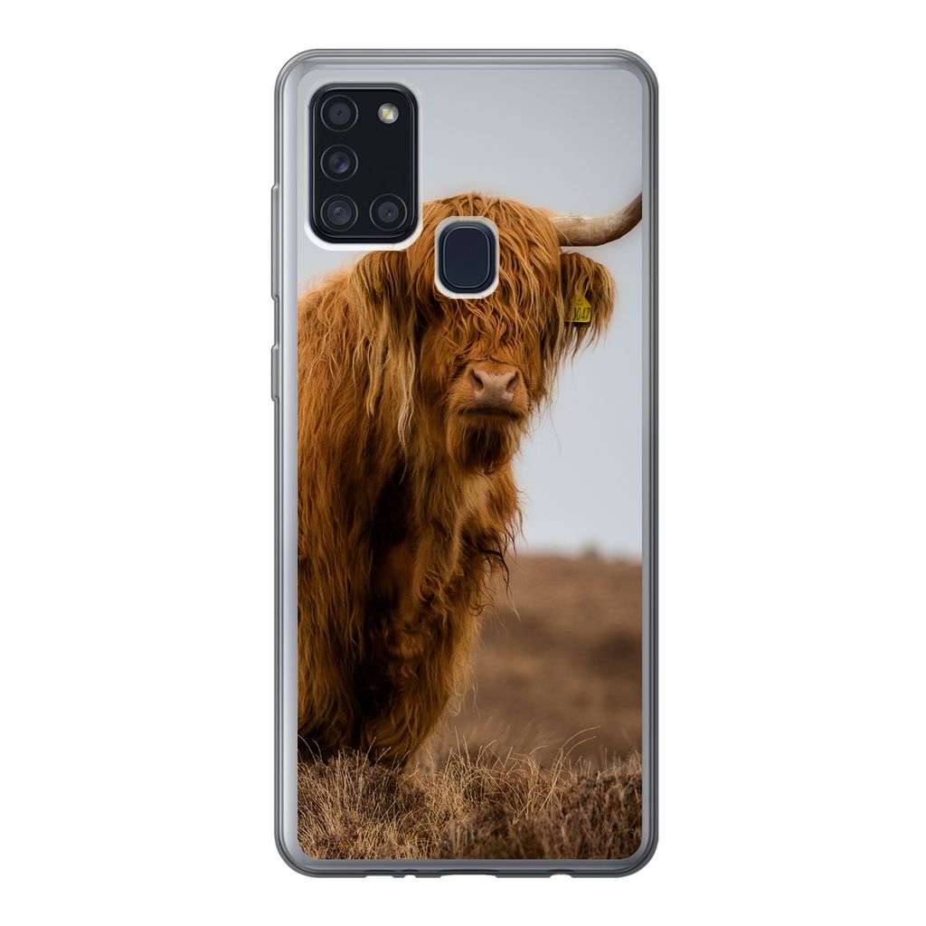 MuchoWow Handyhülle Schutzhülle Hülle für Samsung Galaxy A21s Schottischer Highlander - Düne - Gras Silikon Softcase Handy Hülle - Hartschale