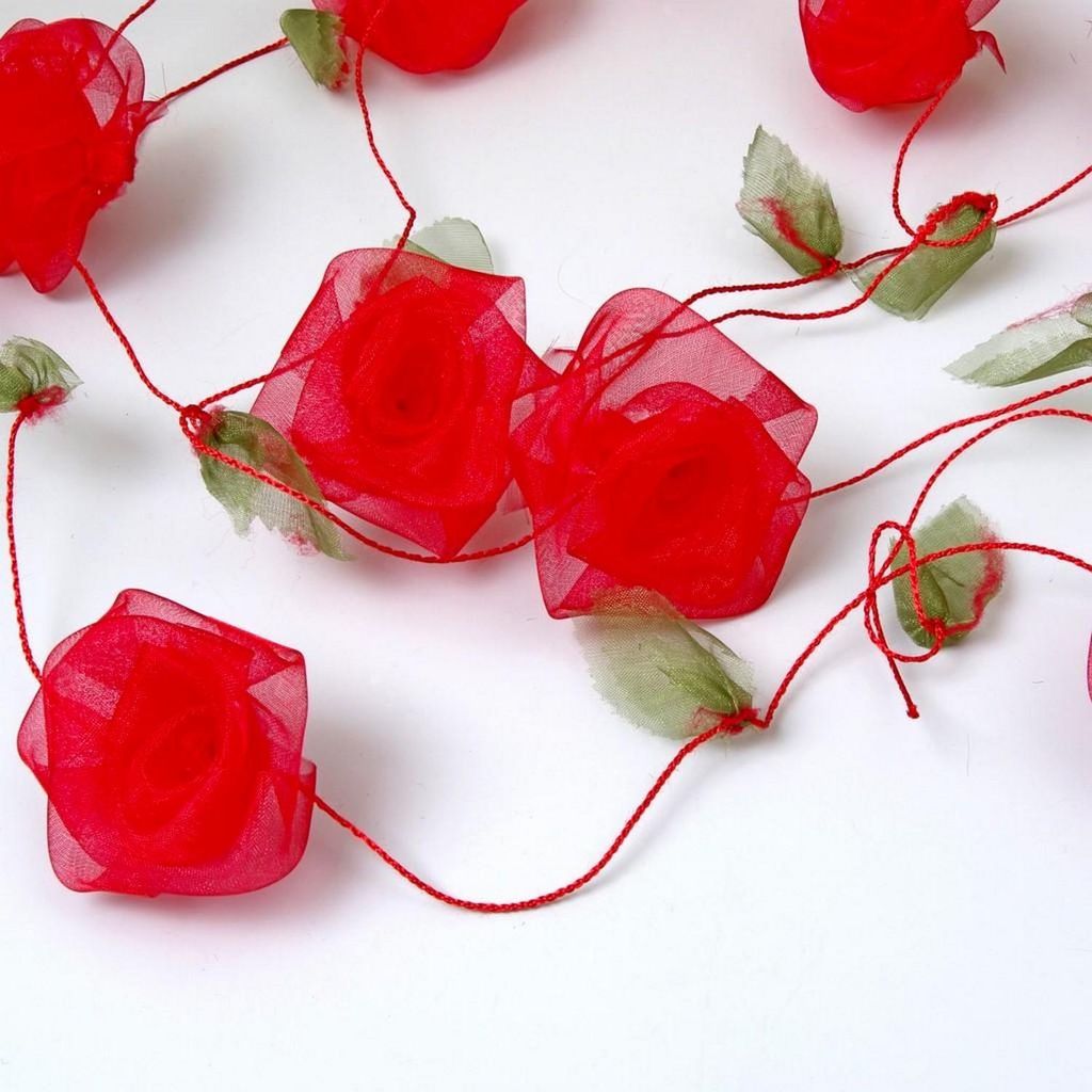 Hochzeitsdeko Rosengirlande - rot - 2,5 m - 12 Rosen - Produktbild 