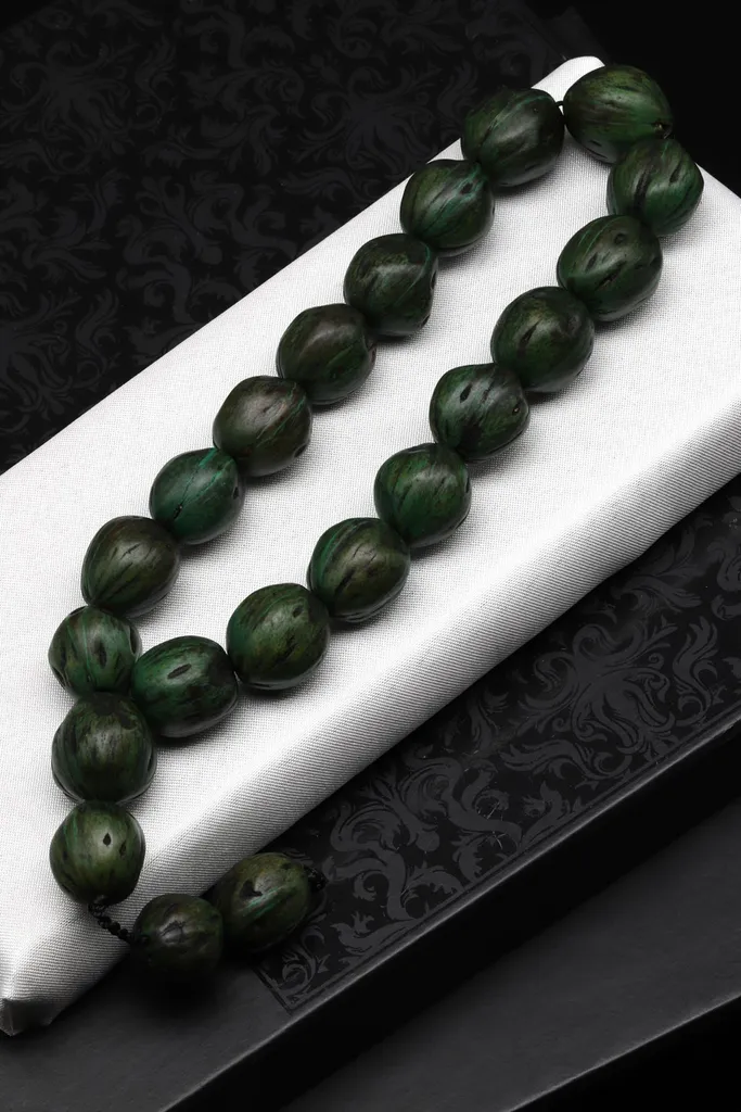 Chapelet en bois d'Andiz vert 17 perles 22 cm pour prière méditative