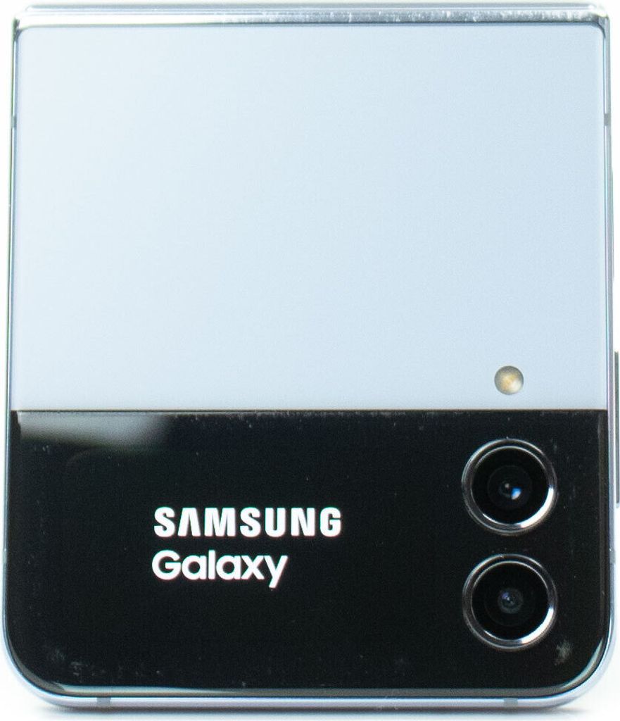 Refurbished Samsung Galaxy Z Flip4 - Blue (AT&T)