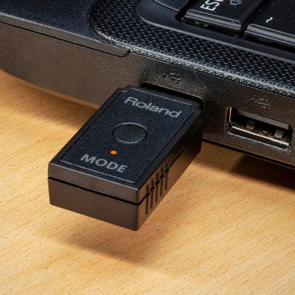 Adaptateur MIDI sans fil Roland WM-1 compatible Bluetooth pour studio