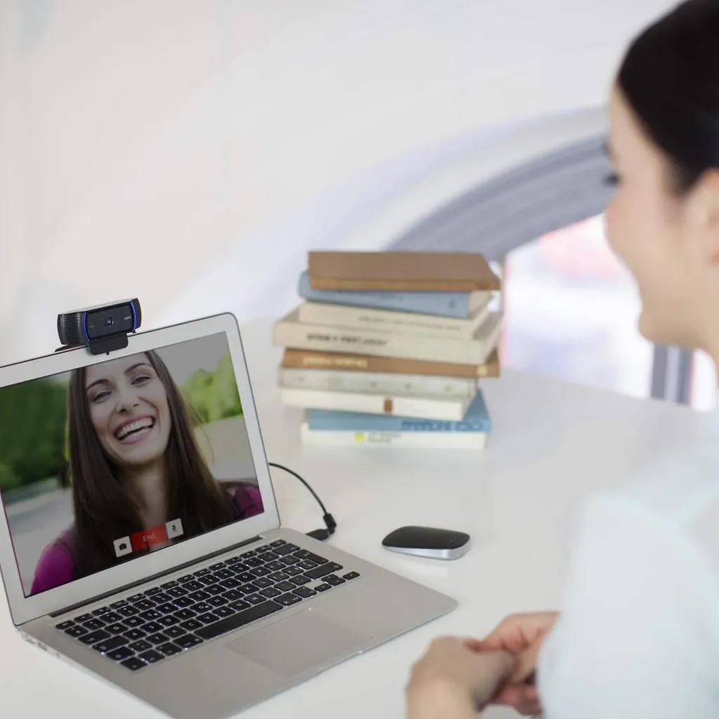 Logitech C920 HD Pro Webcam : Fini les Images Floues en Visioconférence - 15