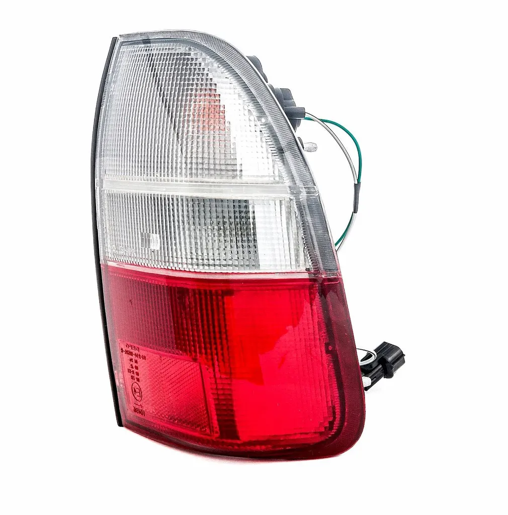 Feu arrière droit pour Mitsubishi L 200 K7T K6T - Idéal pour rénovation