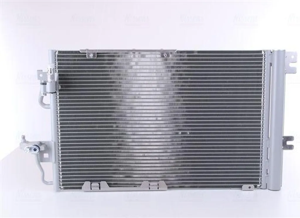 Condenseur de Climatisation Nissens 94807 pour Opel Astra H et Zafira B