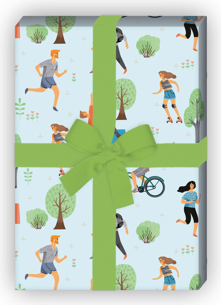 Fröhliches Sommer Geschenkpapier Menschen im Park, hellblau zum Einpacken - G11631, 32 x 48cm