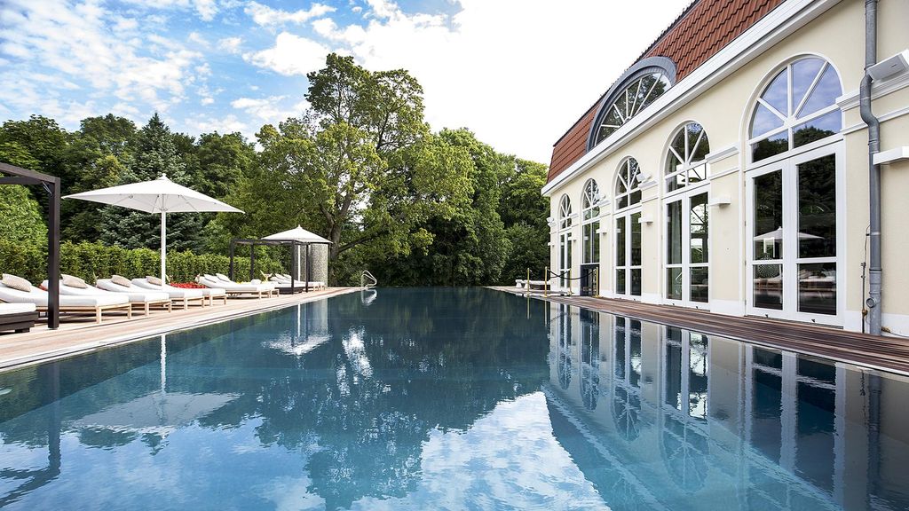 Jochen Schweizer Kurzurlaub Wellness am Fleesensee Schlosshotel für 2; Erlebnis verschenken oder selbst erleben; Gutschein gültig für 2 Personen