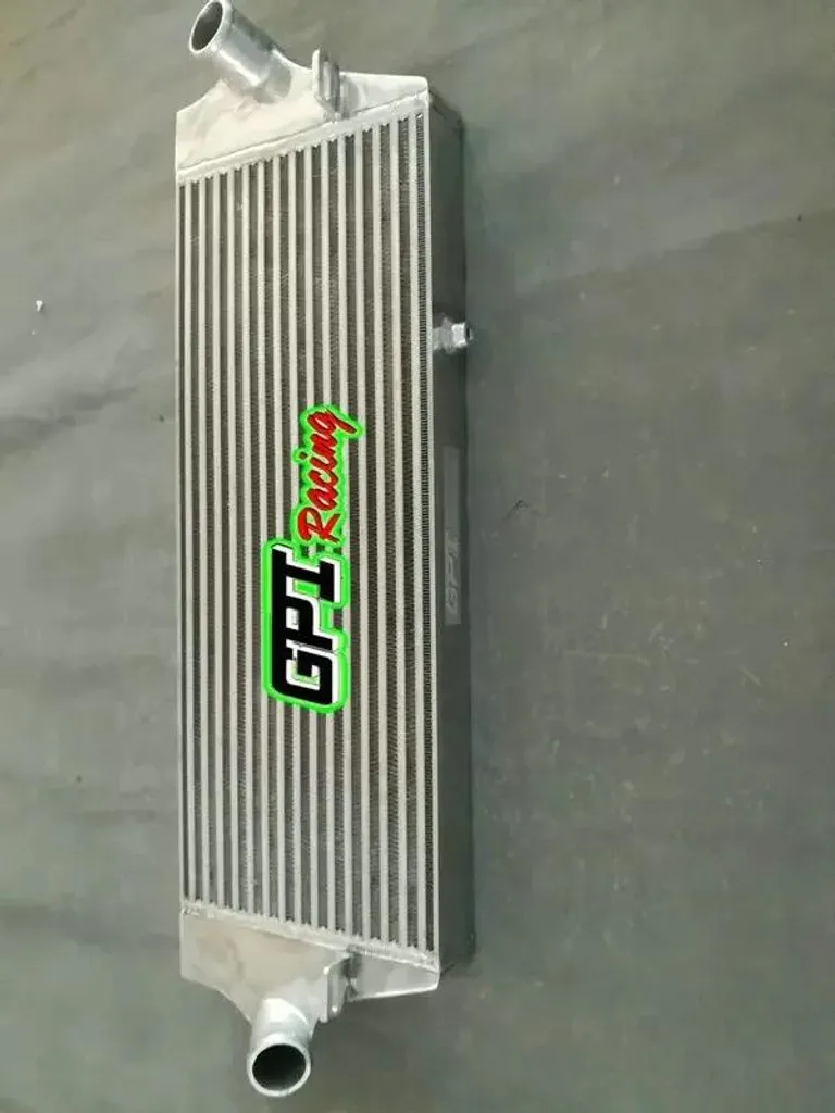 Éliminez la surchauffe turbo : Intercooler Ford Focus ST225 Mk2 75mm