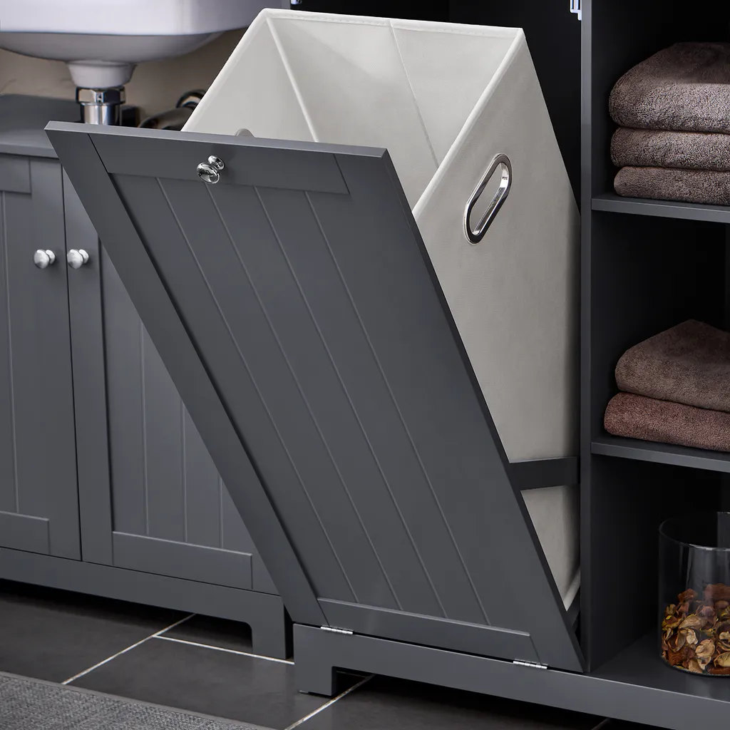 Solution rangement salle de bain étroite : armoire haute et bac à linge