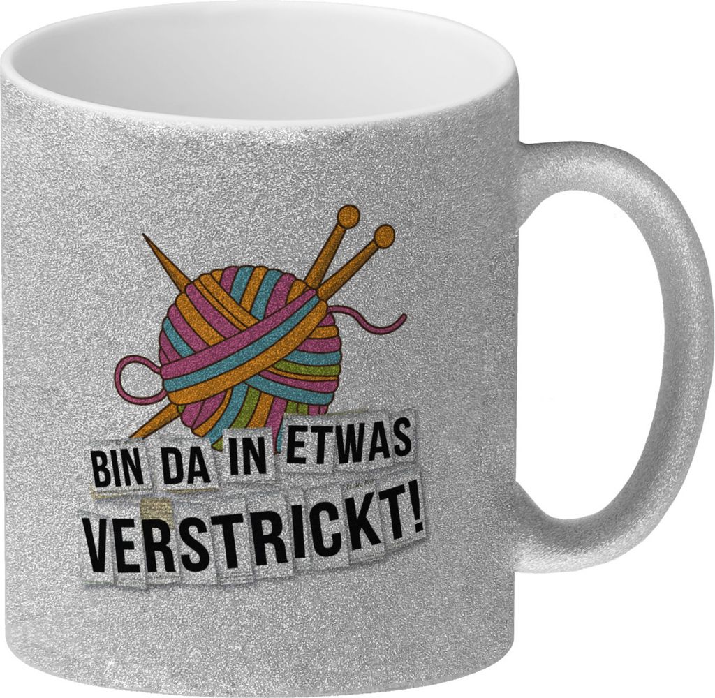 Bin da in etwas verstrickt Glitzer-Kaffeebecher mit Wolle und Stricknadeln