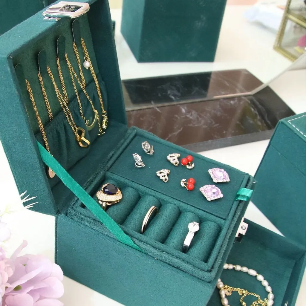 Rangement Bijoux Vitré en Velours Vert pour Coiffeuse et Collection