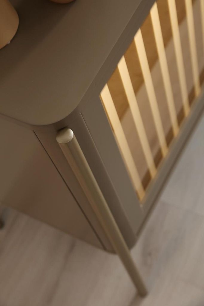 Moderner Esstisch Mit 4 Stühlen Und Konsolentisch Mit Spiegel Elegant Design