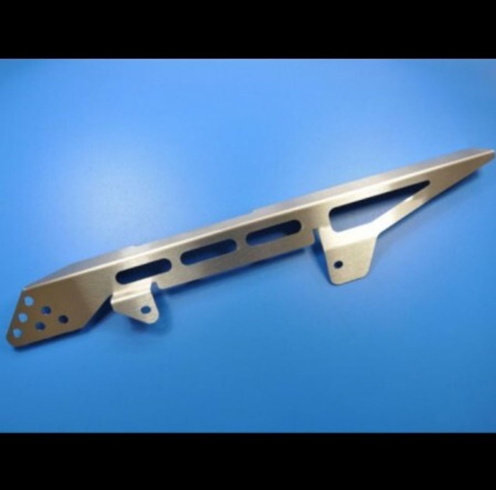 Kettenschützer passend für Yamaha FZS 600 passend für Fazer, Bj. 02-03*