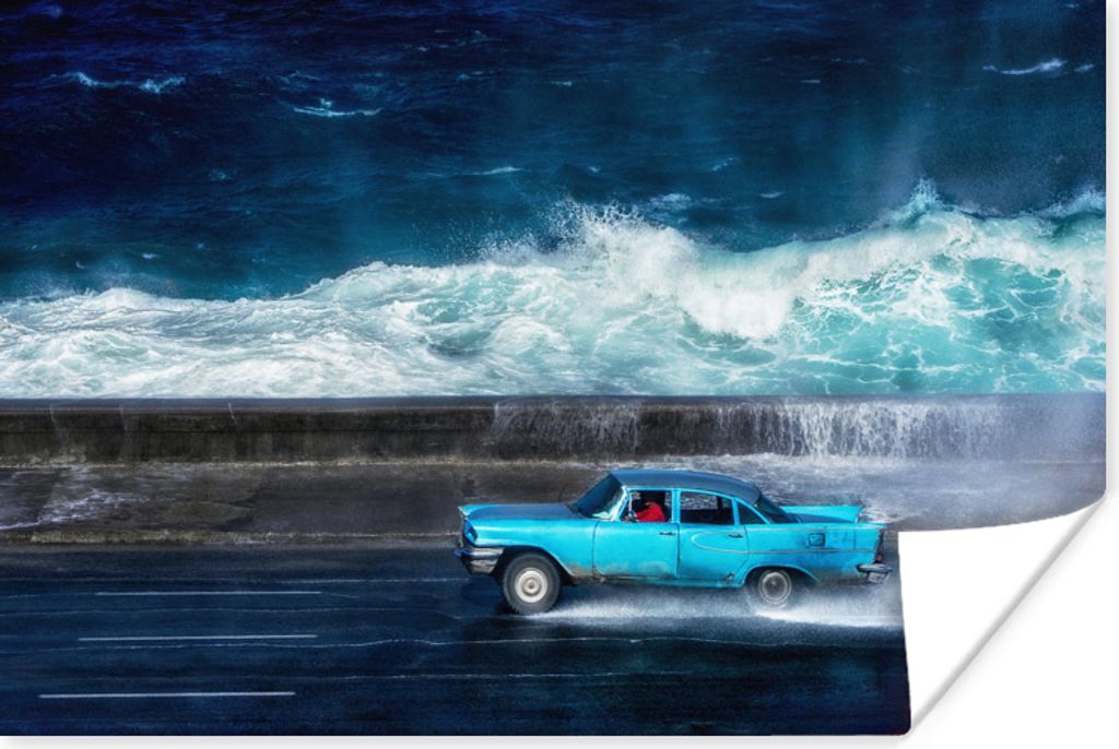 MuchoWow Poster Oldtimer - Kuba - Cadillac - Blaues Auto fährt am Meer 60x40 cm - Schlafzimmerdekoration