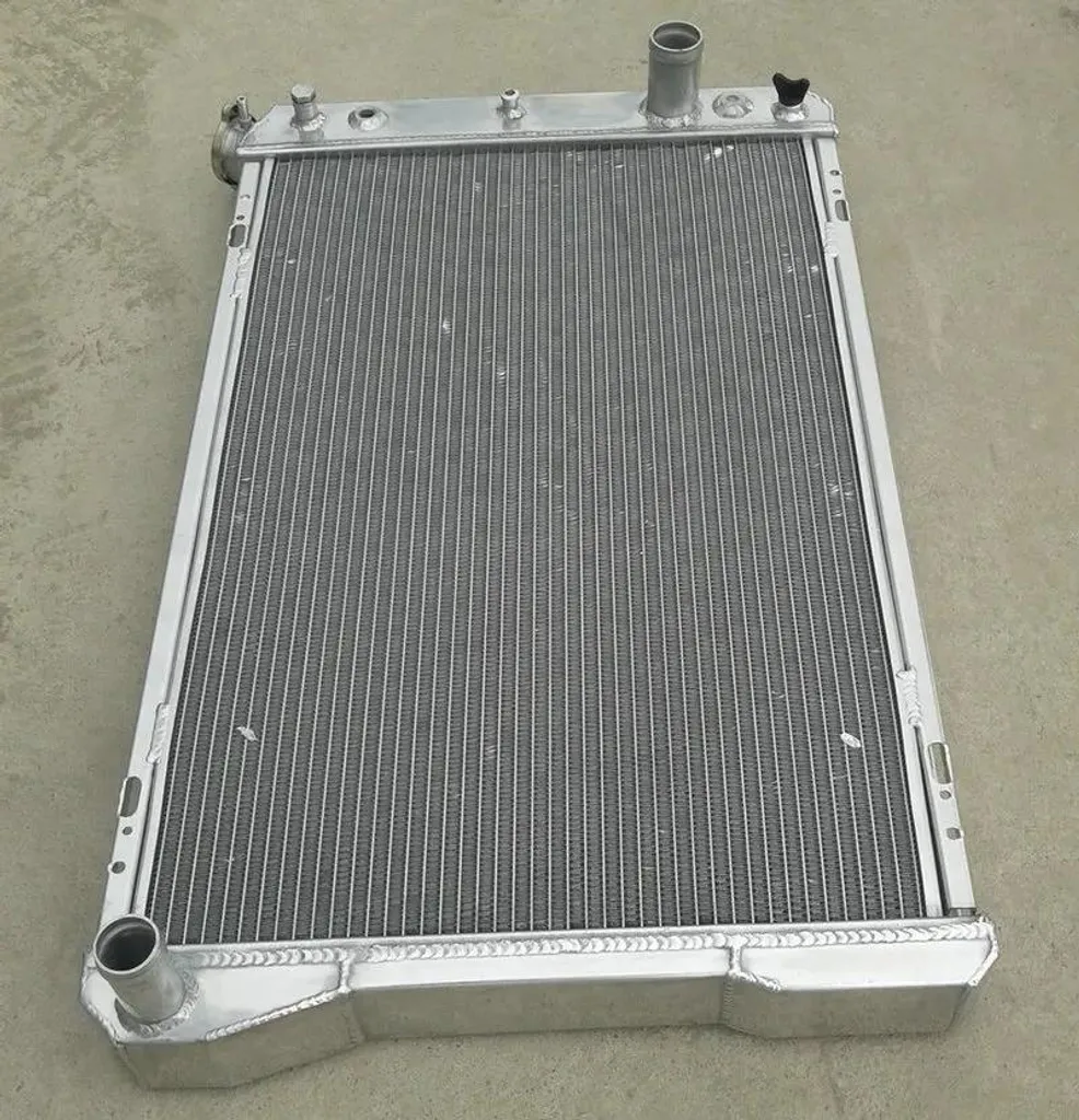 Radiateur pour restauration de Chevrolet Camaro et Firebird 82-92 - 4