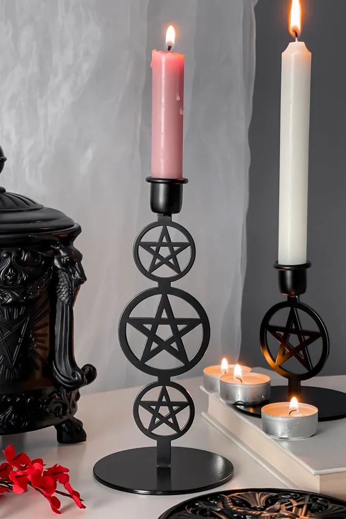 Déco Murale et Plafond Gothique - Lustre Pentagramme Medium pour Salon